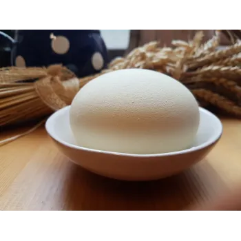 Bílo-smetanový aroma kámen 